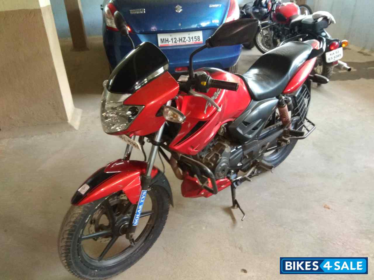 Red TVS Apache RTR 160 Red TVS Apache RTR 160