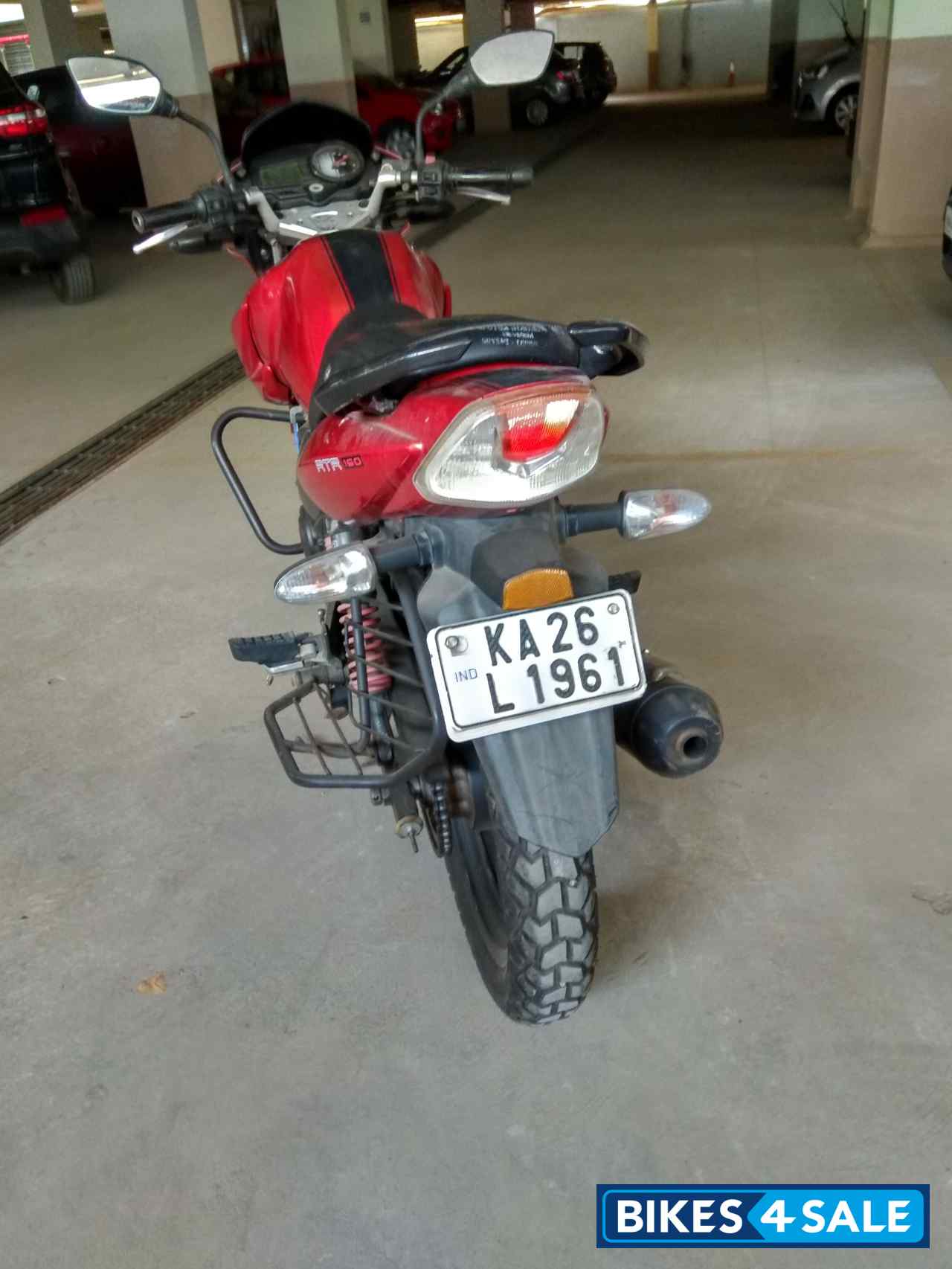 Red TVS Apache RTR 160 Red TVS Apache RTR 160