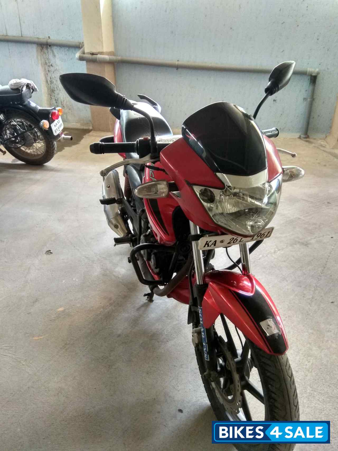 Red TVS Apache RTR 160 Red TVS Apache RTR 160