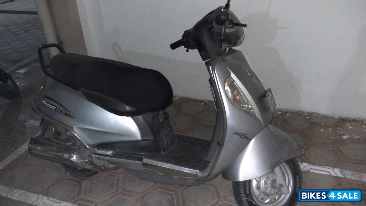 Silver Suzuki Access 125