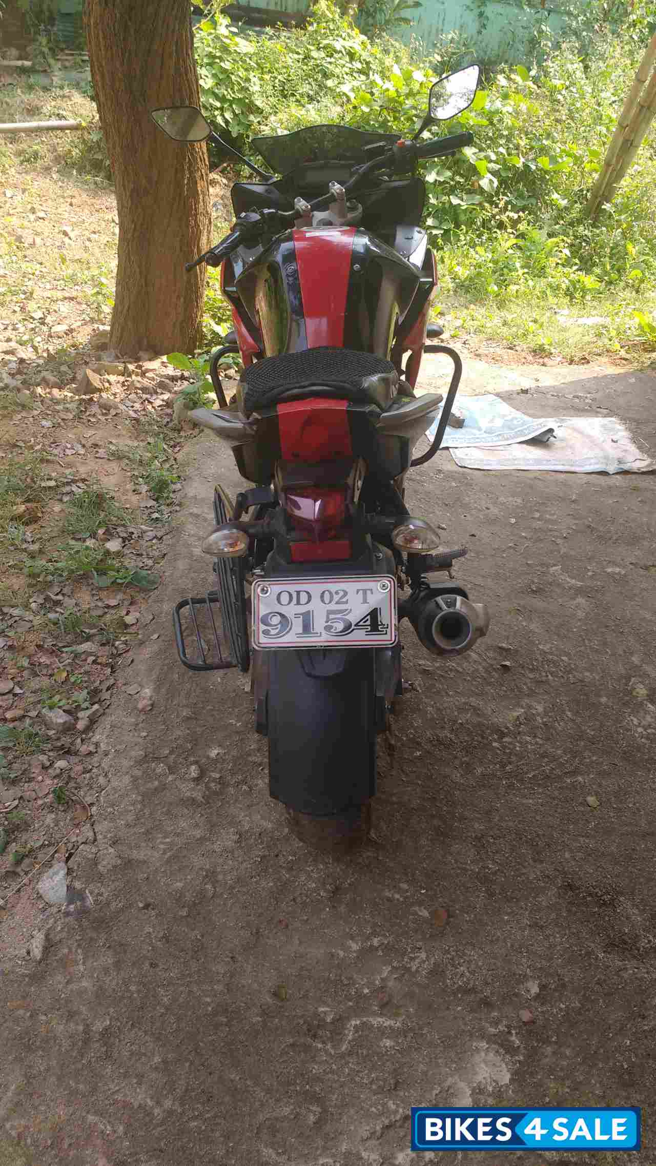 Red And Black Yamaha Fazer FI V2