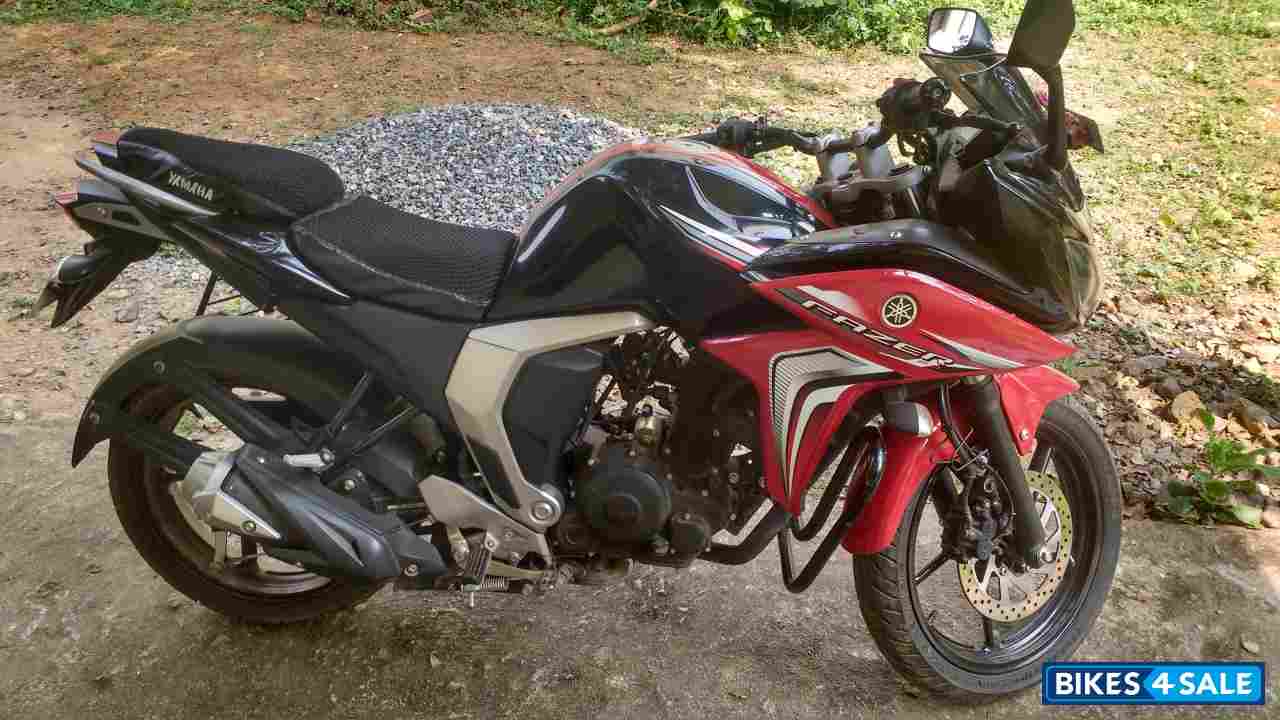 Red And Black Yamaha Fazer FI V2