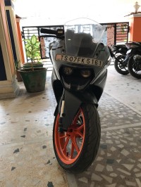 Black KTM RC 200