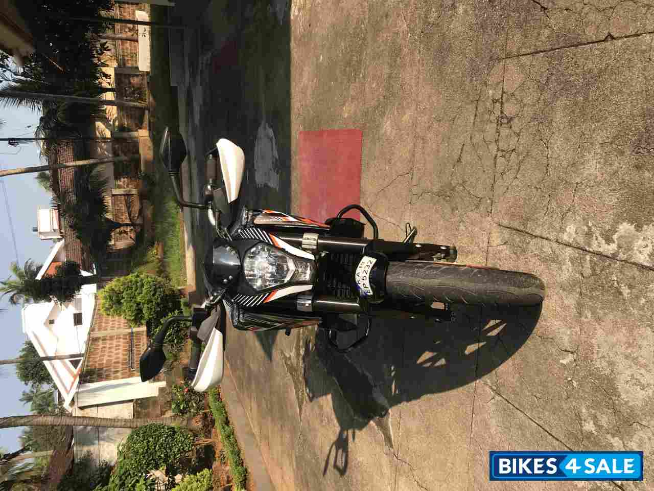 Black KTM Duke 390