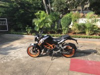 Black KTM Duke 390