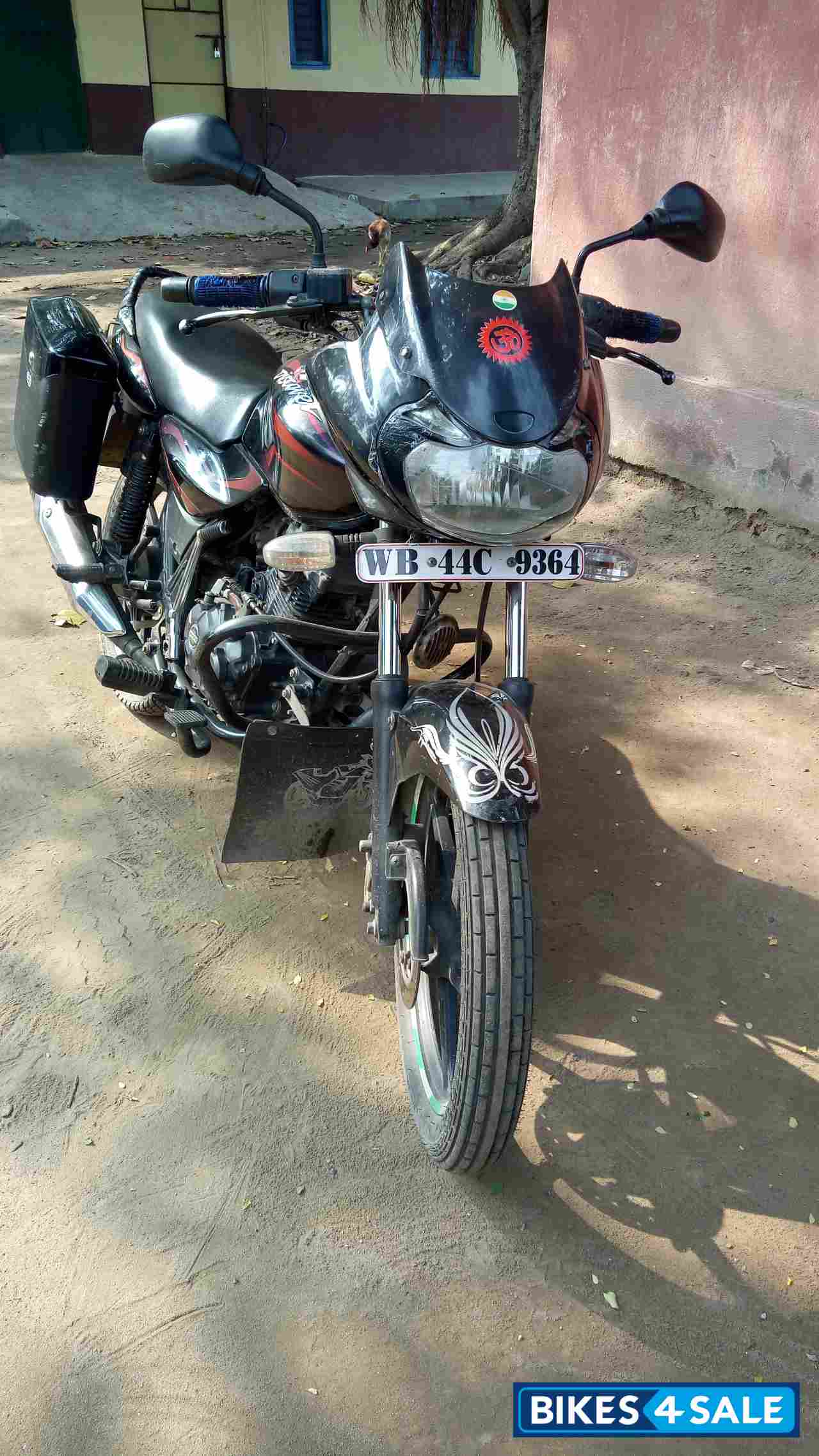 Black&red Bajaj Discover DTSi 125