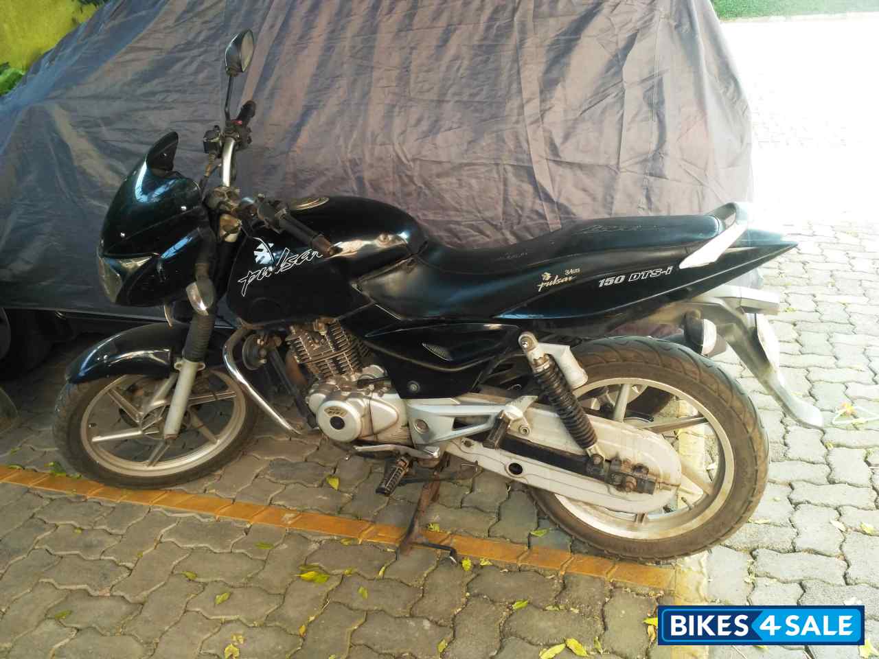 Black Bajaj Pulsar 150 DTSi