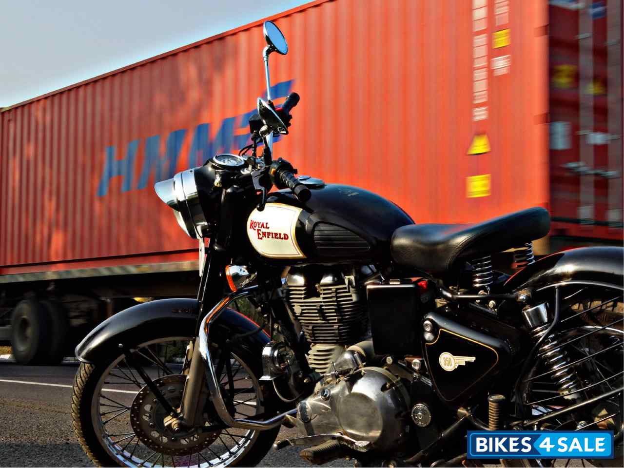 Black Royal Enfield Classic 350