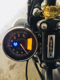 Matt Black Bajaj Avenger Street 220