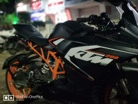 Black KTM RC 200