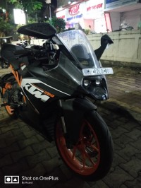 Black KTM RC 200