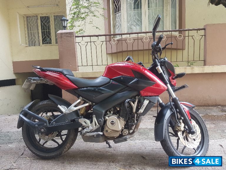 Red Bajaj Pulsar 200 NS