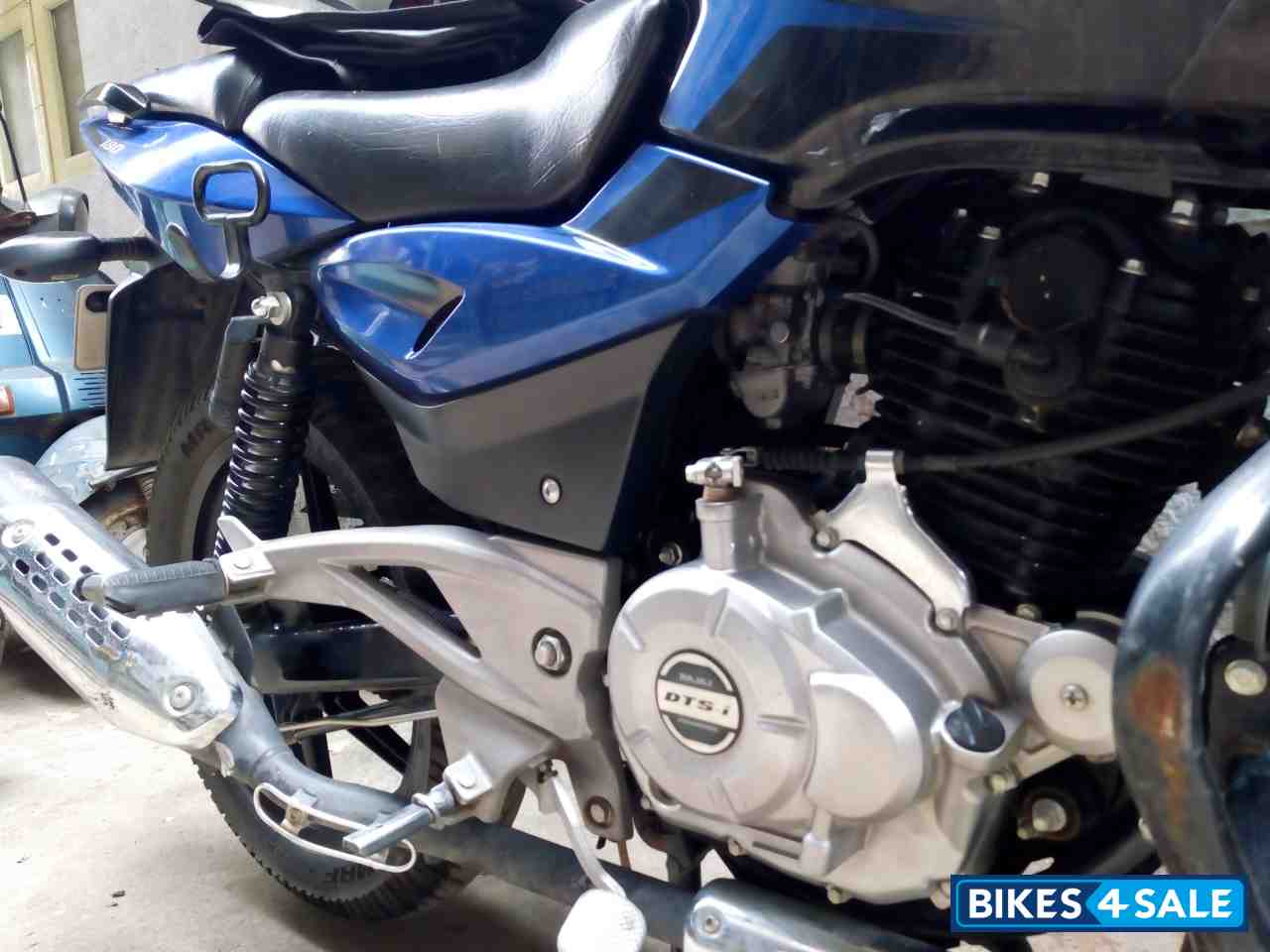 Black And Blue Bajaj Pulsar 180 DTSi