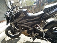 Black Bajaj Pulsar 200 NS
