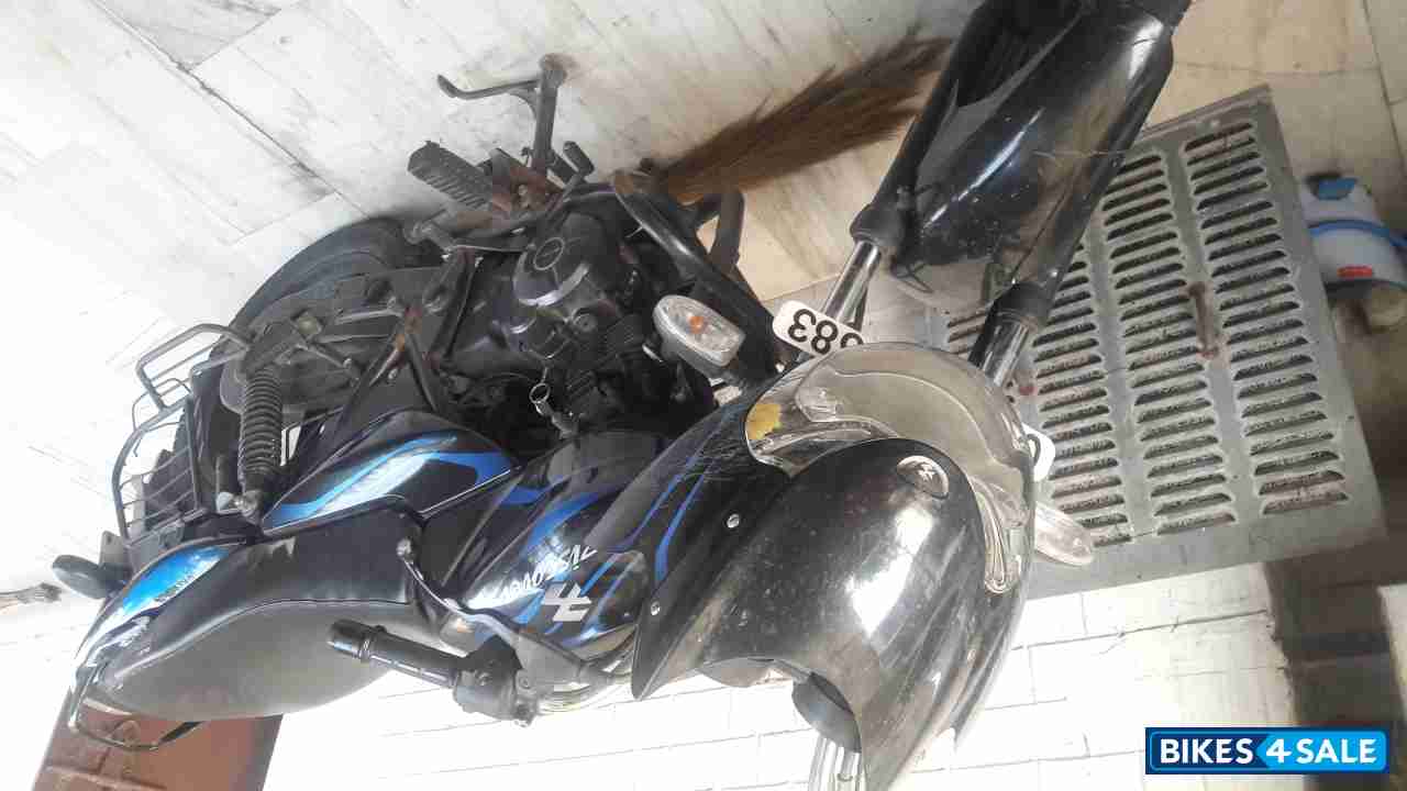 Blue Bajaj Discover 150 F