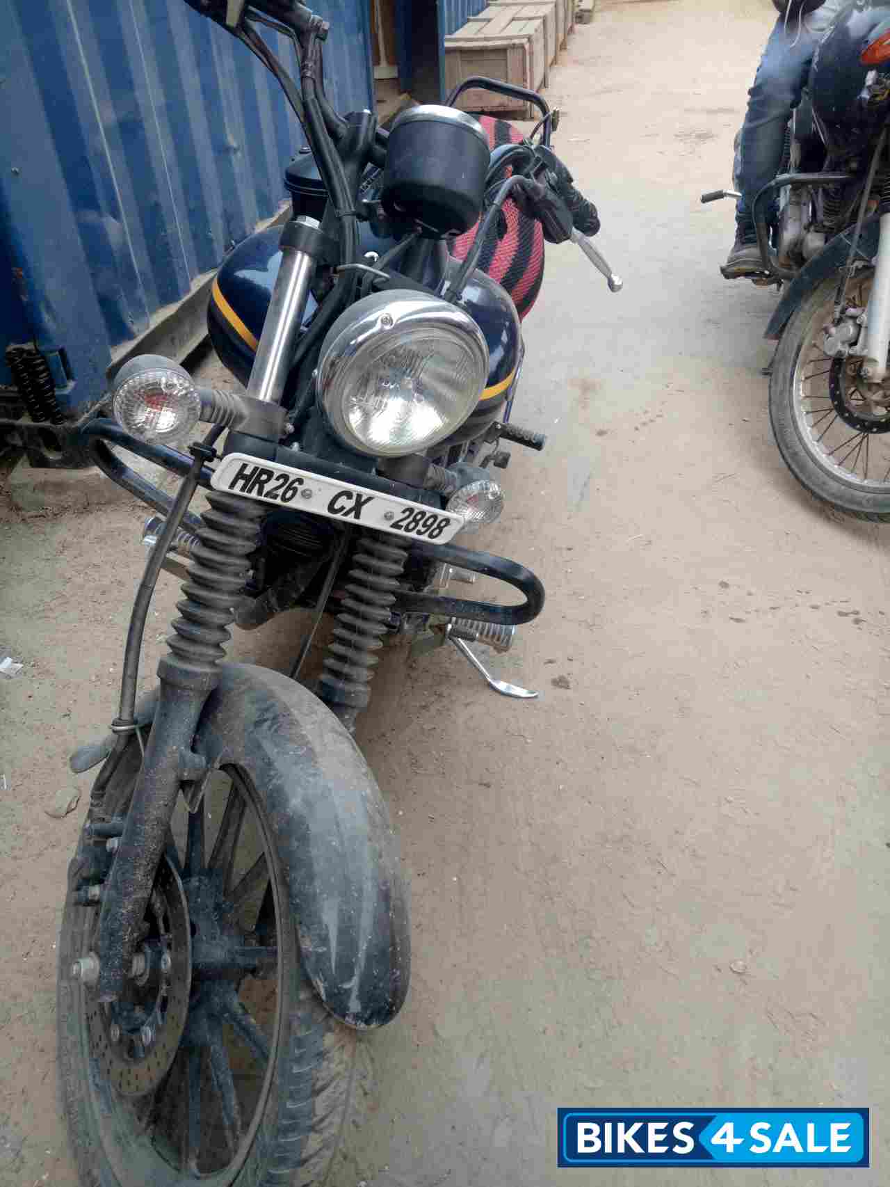 Blue Bajaj Avenger Street 150