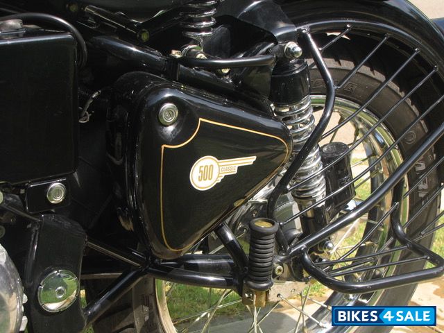 Black Royal Enfield Classic 500