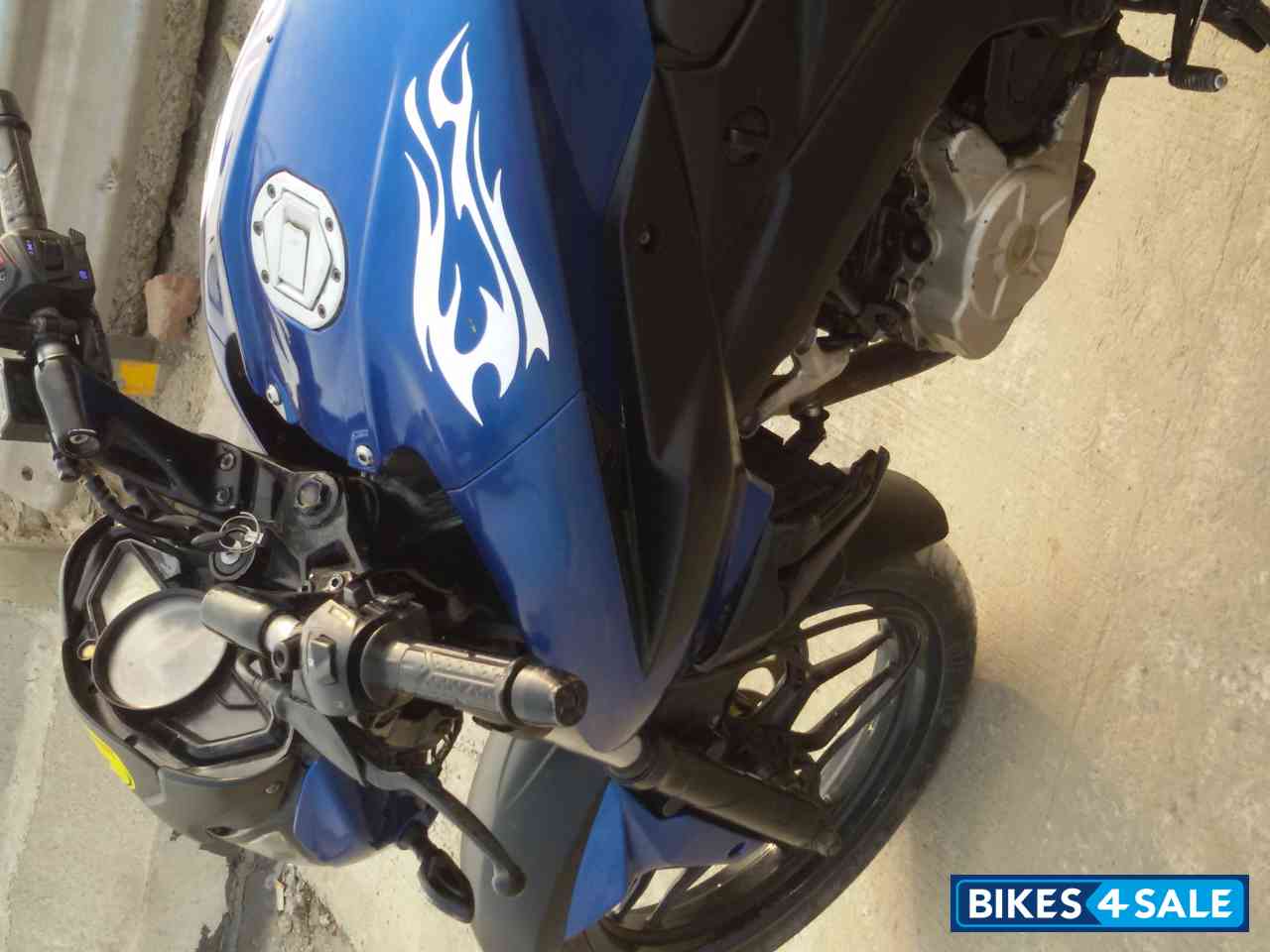 Blue Bajaj Pulsar 200 NS