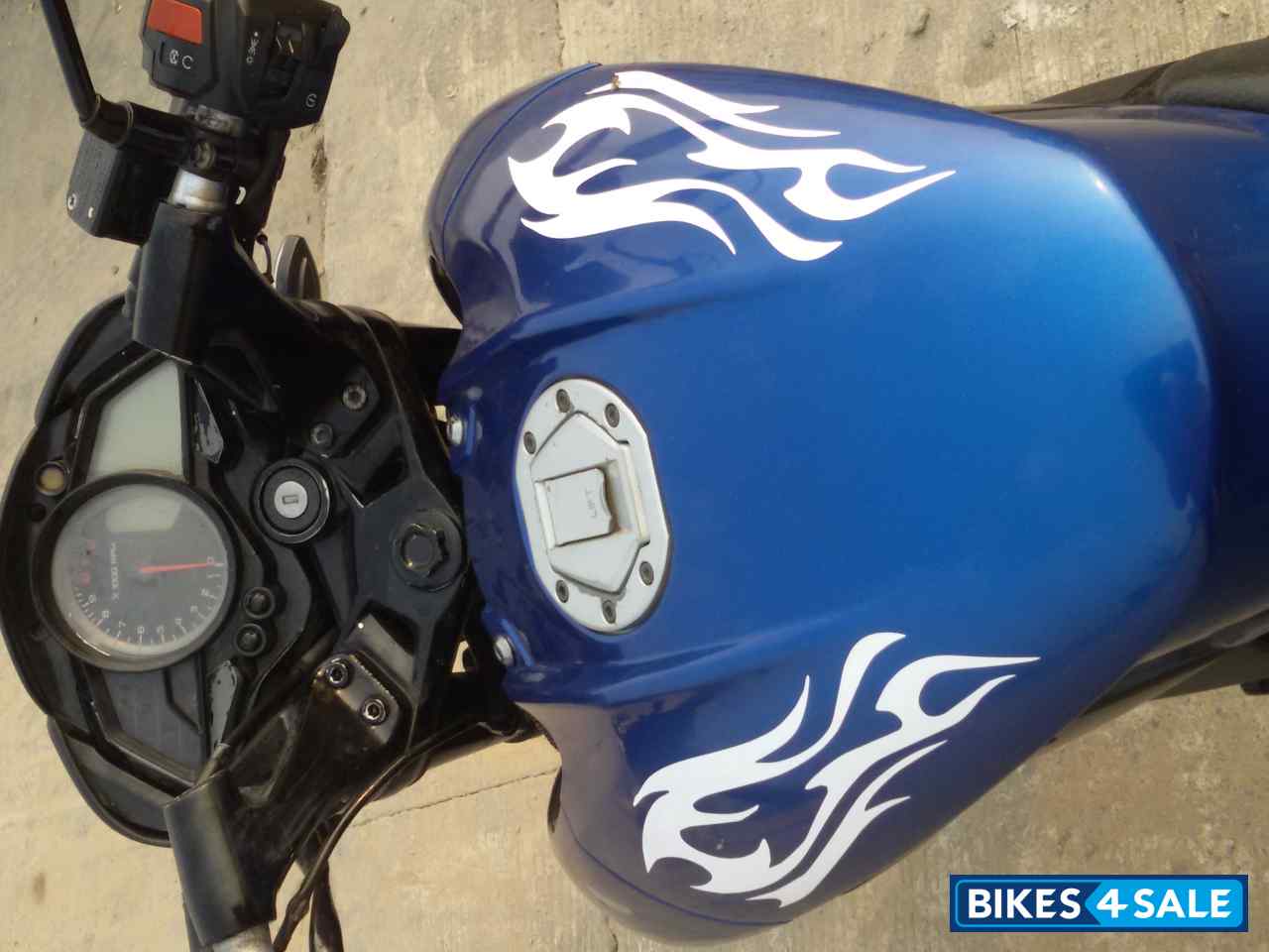 Blue Bajaj Pulsar 200 NS