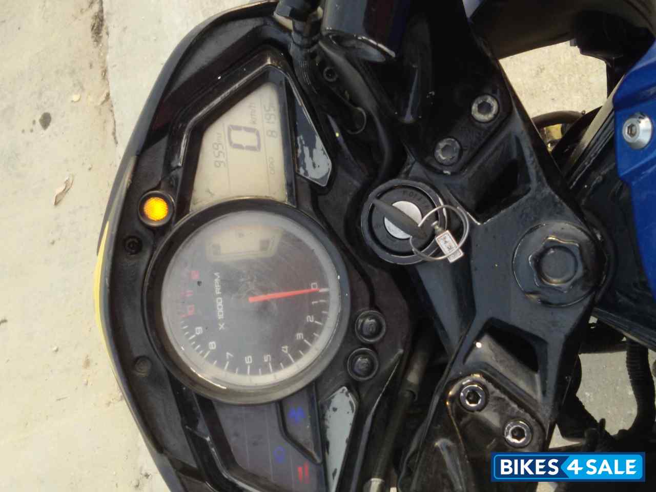 Blue Bajaj Pulsar 200 NS