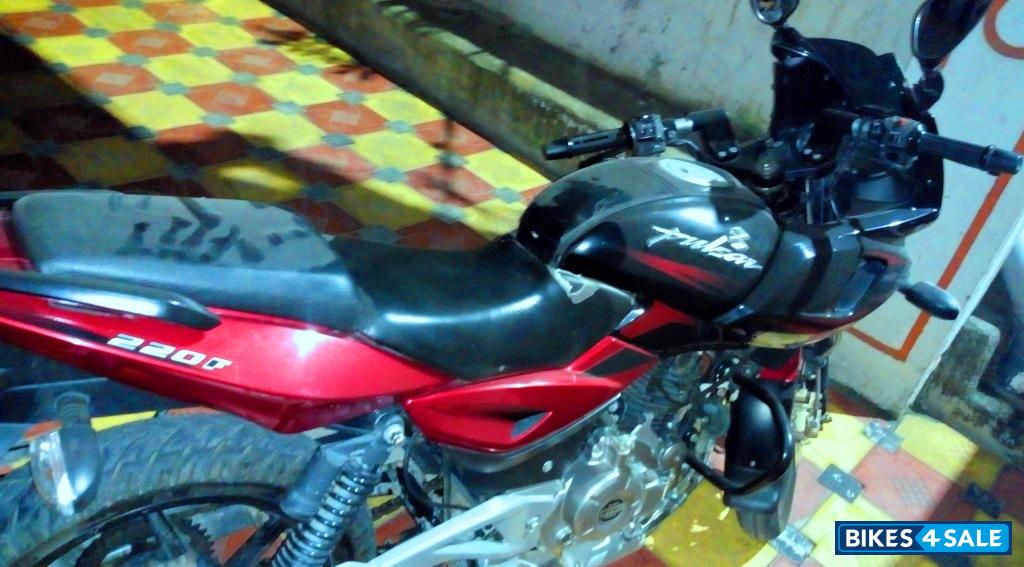 Red Bajaj Pulsar 220F