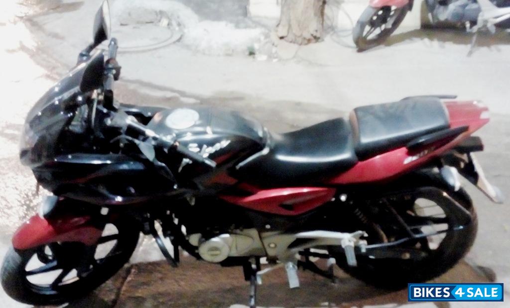 Red Bajaj Pulsar 220F Red Bajaj Pulsar 220F