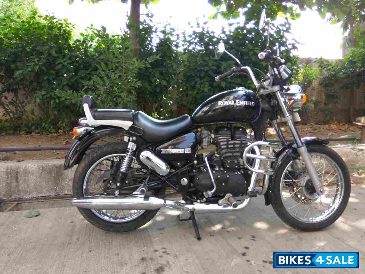 Black Royal Enfield Thunderbird TwinSpark 350