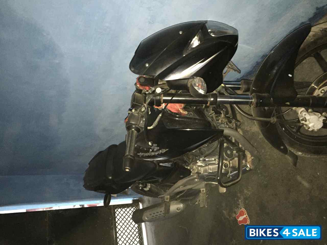 Black Bajaj Pulsar 180 DTSi