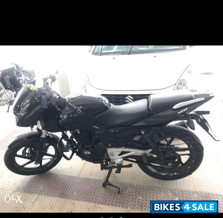 Black Bajaj Pulsar 180 DTSi