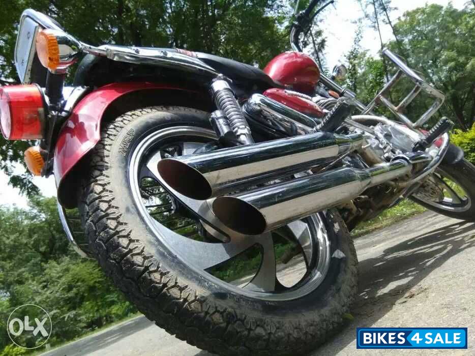 Red Royal Enfield Thunderbird TwinSpark 350