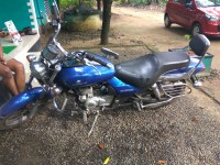 Blue Bajaj Avenger 220 DTS-i