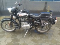 Black Royal Enfield Bullet 500