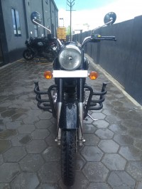 Black Royal Enfield Bullet 500