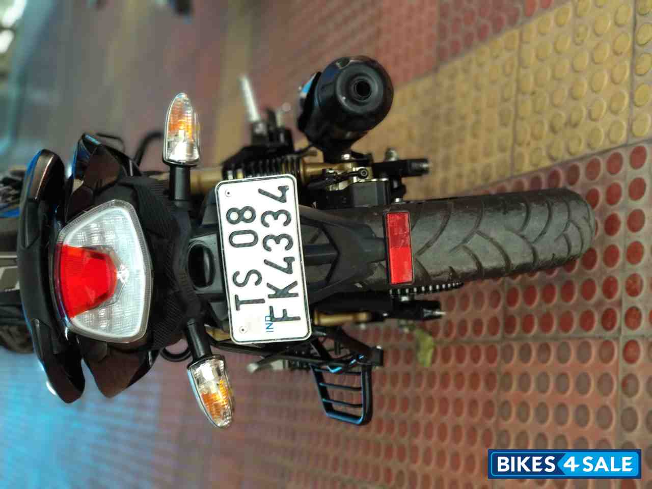 Black TVS Apache RTR 180