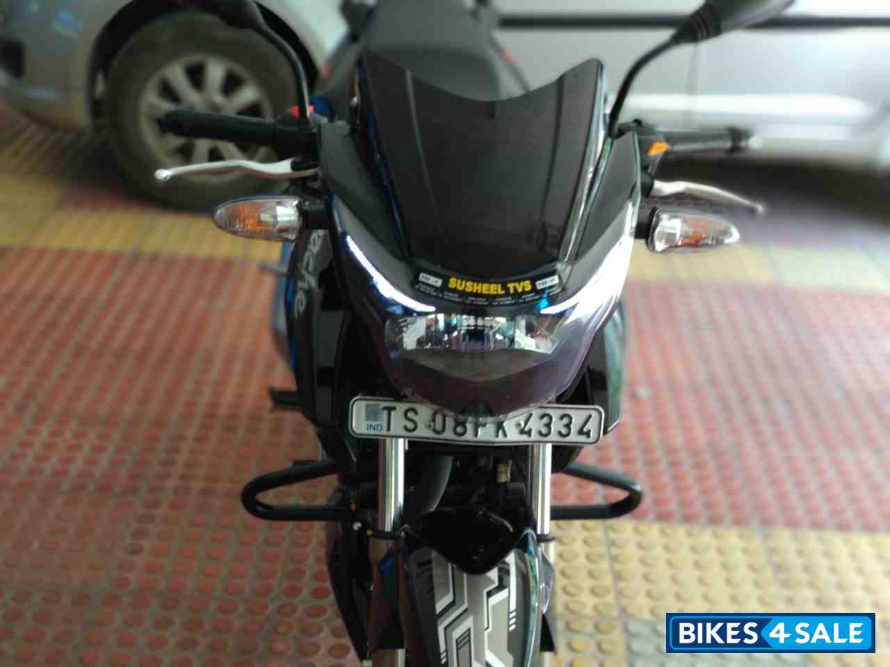 Black TVS Apache RTR 180