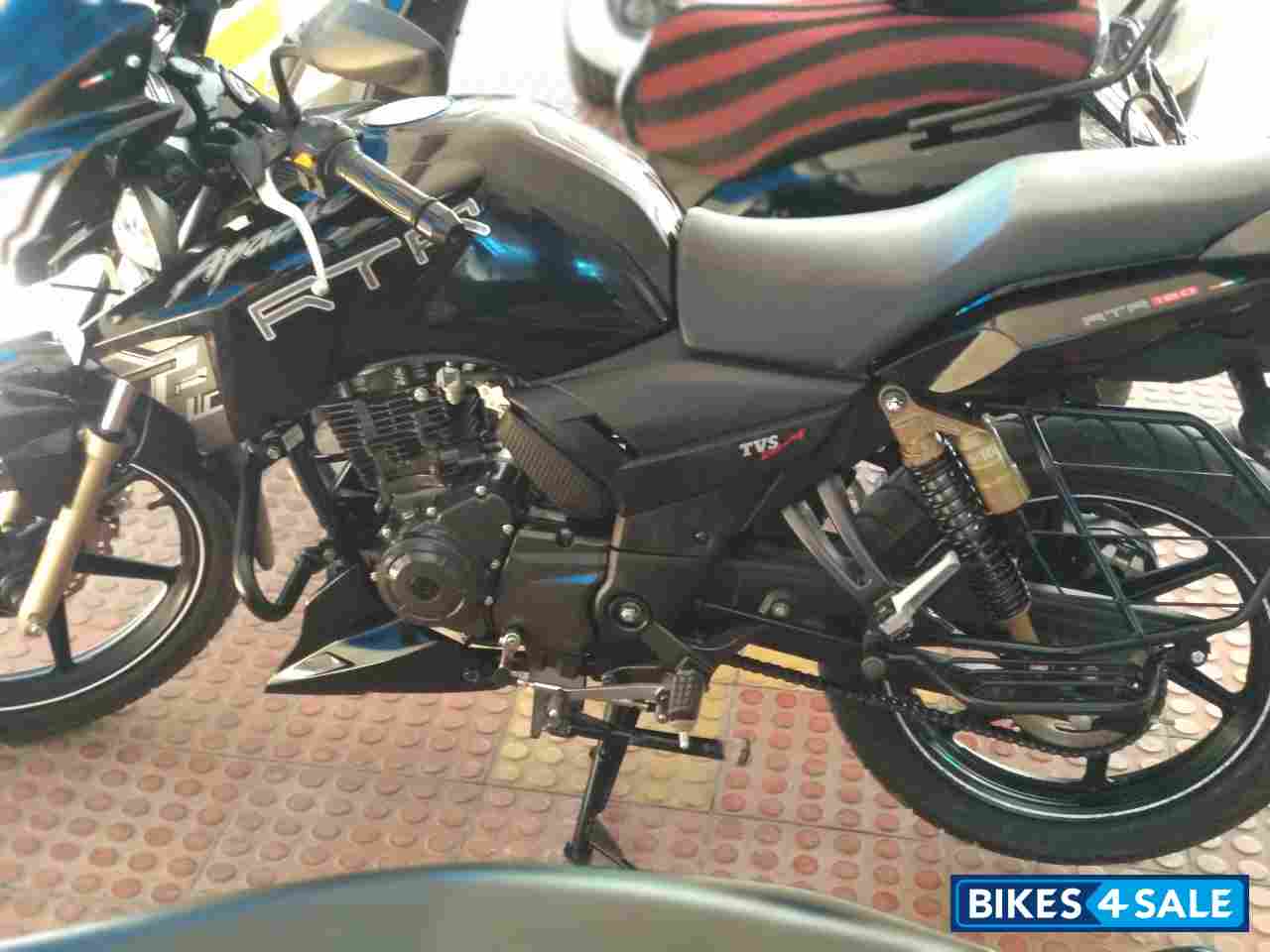 Black TVS Apache RTR 180