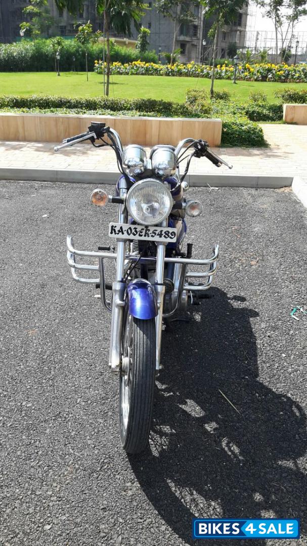 Blue Royal Enfield Thunderbird 350 Blue Royal Enfield Thunderbird 350