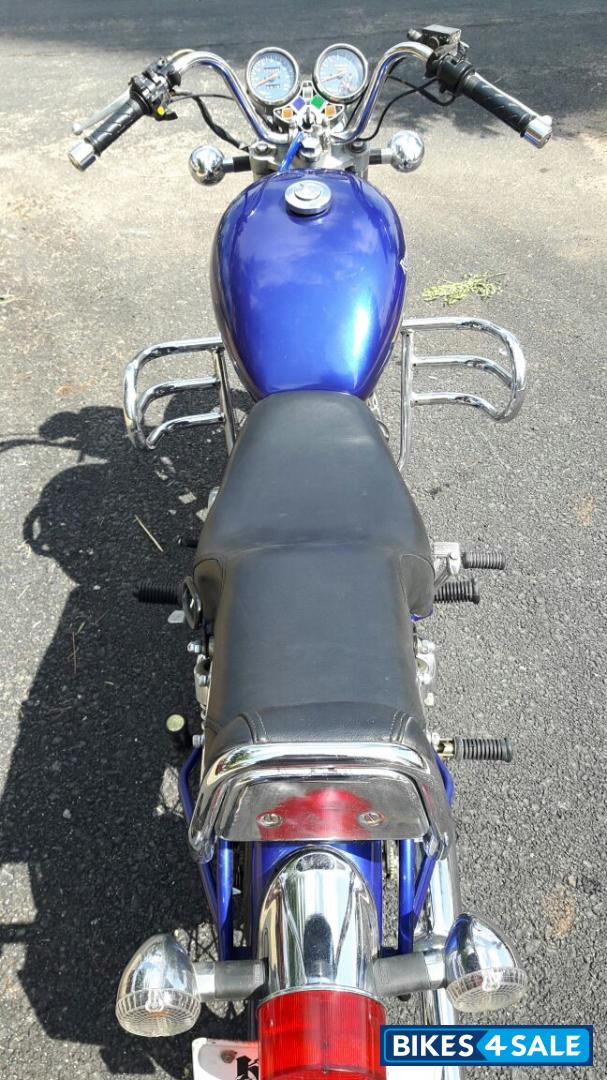 Blue Royal Enfield Thunderbird 350 Blue Royal Enfield Thunderbird 350