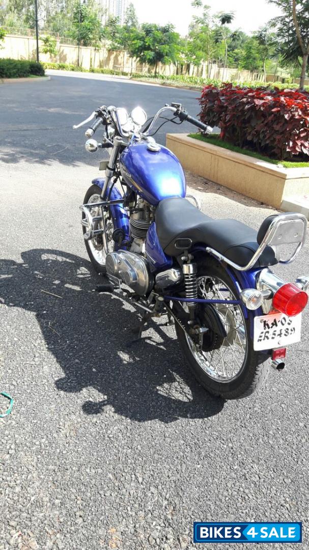 Blue Royal Enfield Thunderbird 350 Blue Royal Enfield Thunderbird 350