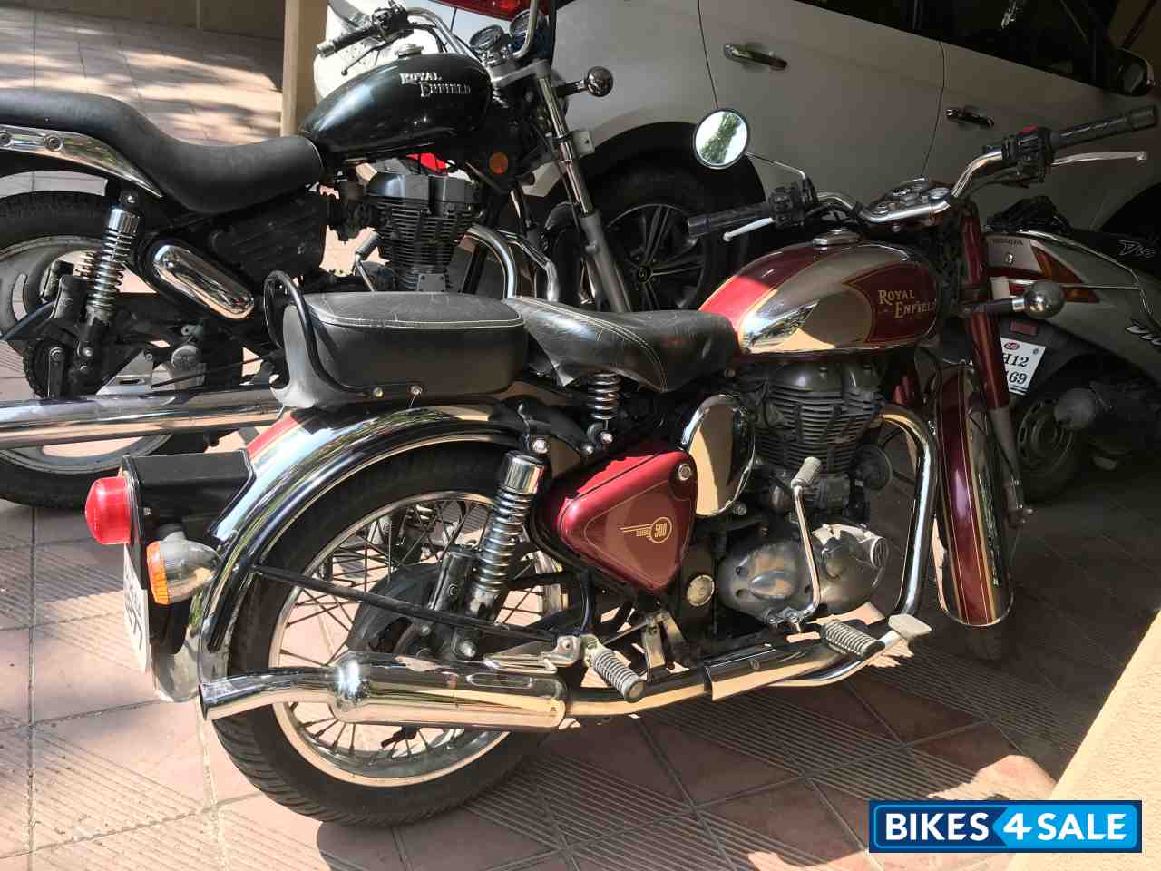 Maroon Royal Enfield Classic Chrome