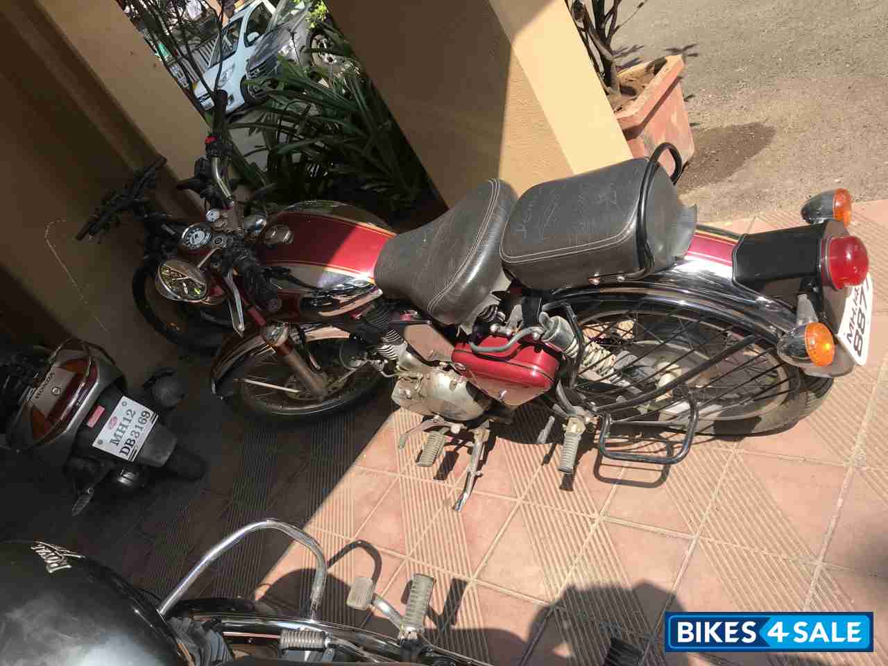 Maroon Royal Enfield Classic Chrome