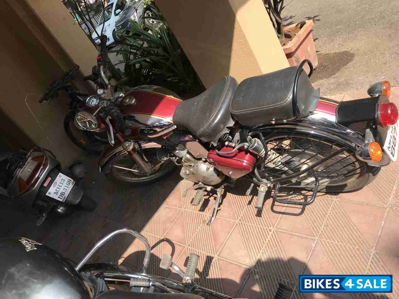 Maroon Royal Enfield Classic Chrome