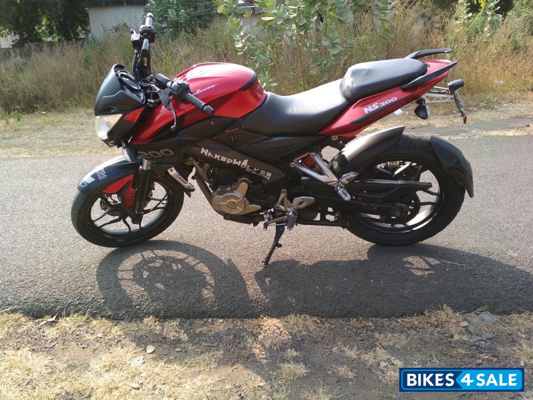 Red Bajaj Pulsar 200 NS Red Bajaj Pulsar 200 NS