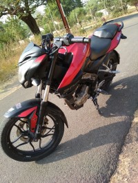 Red Bajaj Pulsar 200 NS