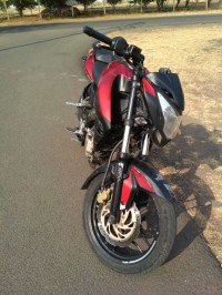 Red Bajaj Pulsar 200 NS
