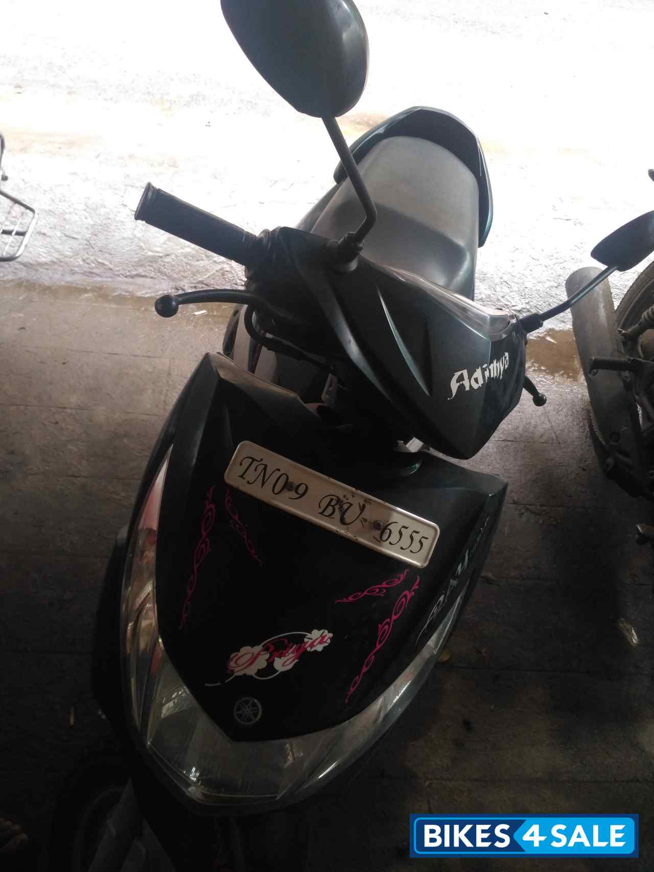 Black And Pink Yamaha Ray