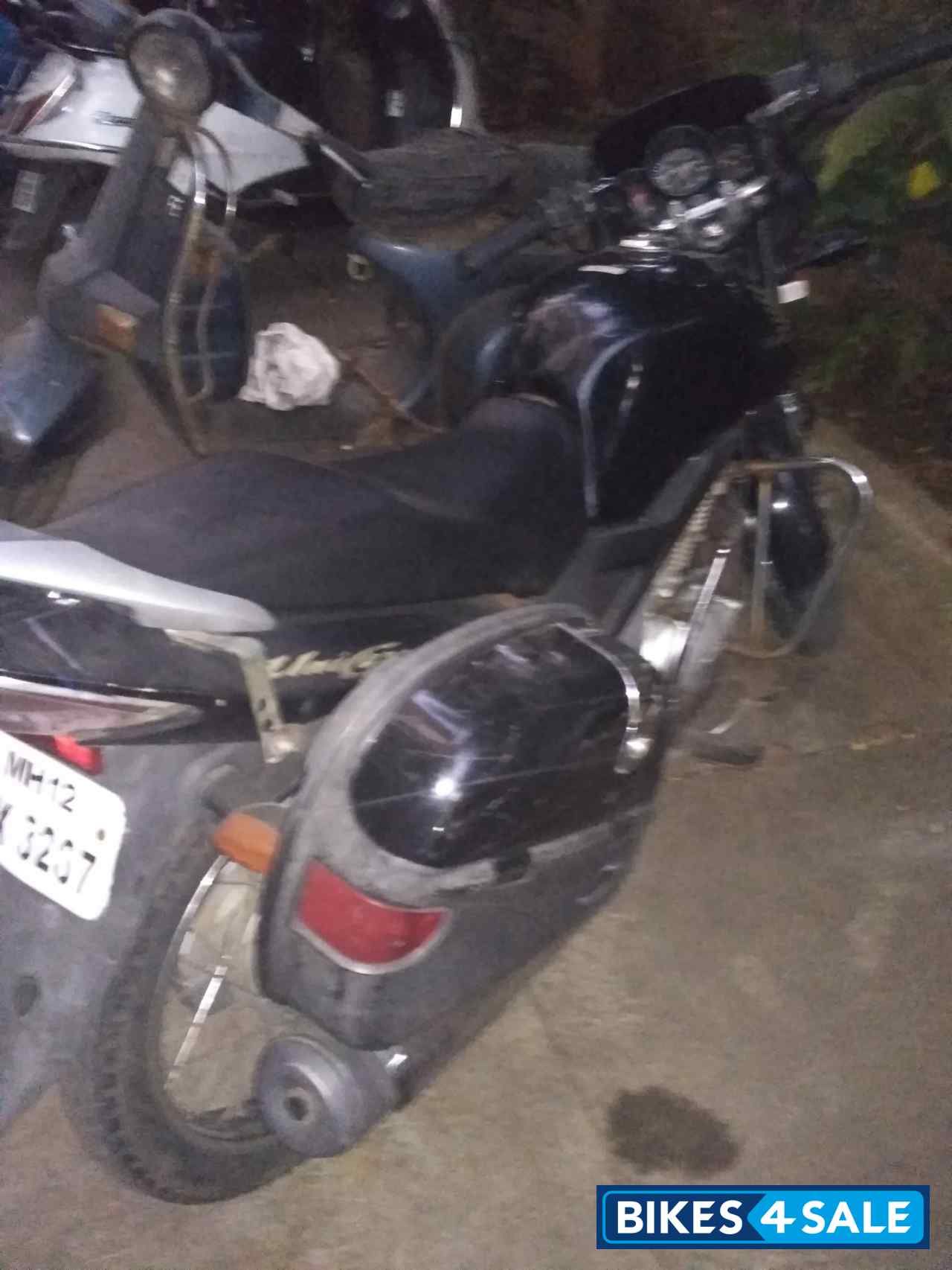 Black Honda CB Unicorn