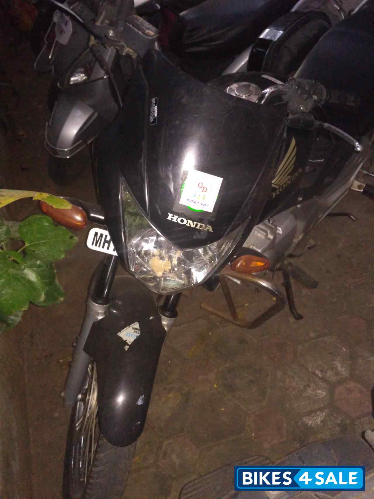 Black Honda CB Unicorn