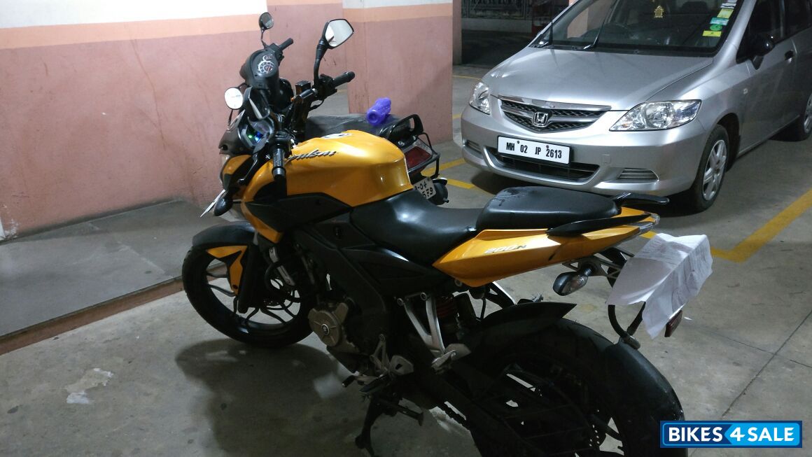 Yellow Bajaj Pulsar 200 NS