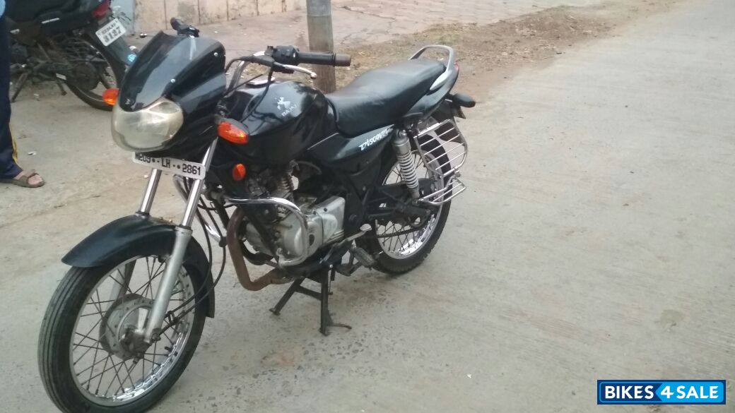 Black Bajaj Discover 125